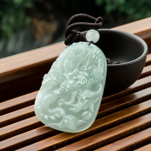 糯冰种浅绿翡翠飞龙在天吊坠