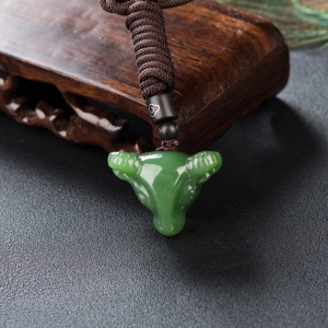 山料和田碧玉未羊吊坠