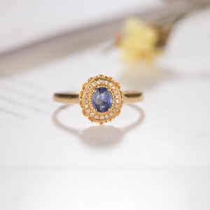 18K蓝色蓝宝石戒指