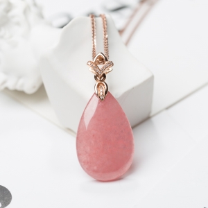 18K红纹石水滴吊坠