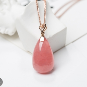 18K红纹石水滴吊坠