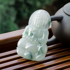 糯冰种飘花翡翠观音吊坠
