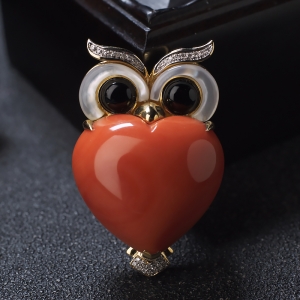 18KMOMO珊瑚猫头鹰吊坠