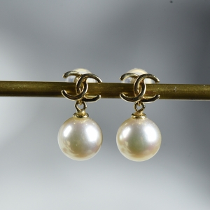 18K海水白色珍珠耳坠