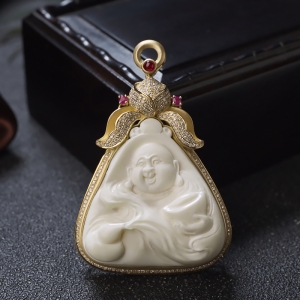 18K瓷白白蜜弥勒佛吊坠