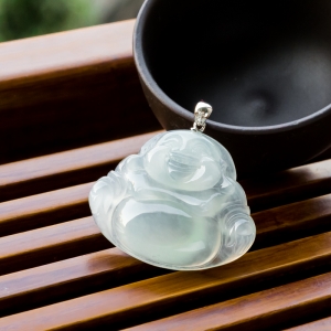 18K糯冰种淡晴水翡翠弥勒佛吊坠