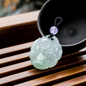 糯冰种翡翠莲蓬吊坠