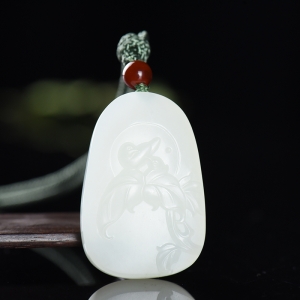 籽料和田白玉喜上加喜吊坠