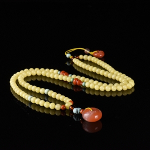 6mm白花蜜蜜蜡108佛珠