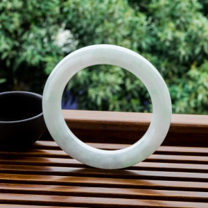 58.5mm糯冰种翡翠圆镯