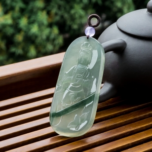 糯冰种飘花翡翠观音吊坠