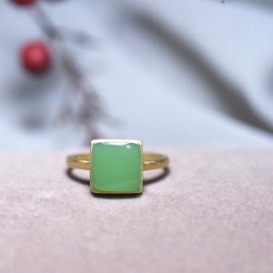 18K山料和田碧玉戒指