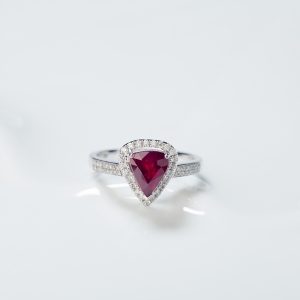 18K鸽血红红宝石戒指