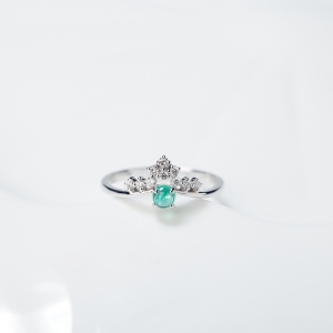 18K鲜绿祖母绿戒指