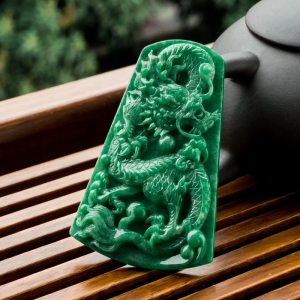 花青种翡翠飞龙在天吊坠