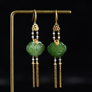 18K山料和田碧玉如意香囊耳坠