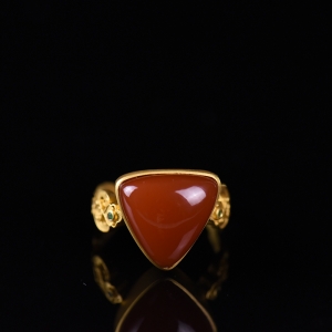 18K柿子红南红戒指