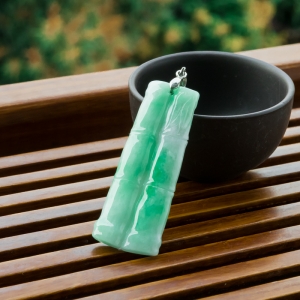 银镶糯冰种飘翠翡翠节节高升吊坠