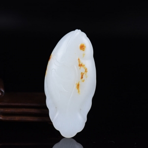 山流水料和田羊脂白玉年年有余吊坠