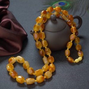 带皮蜜蜡随形塔链