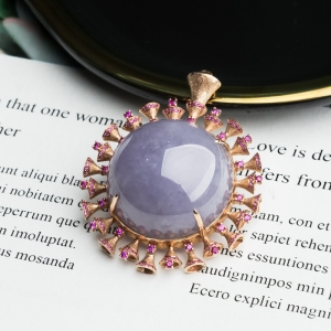 18K糯冰种紫罗兰翡翠吊坠