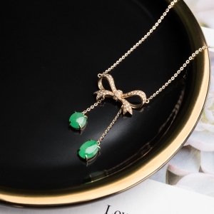 18K糯冰种翠绿翡翠项链