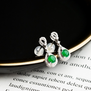 18K冰种翠绿翡翠耳坠