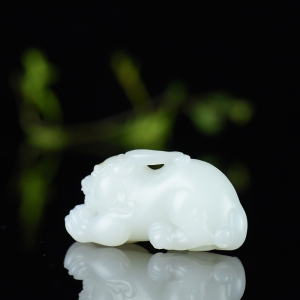 山流水料和田羊脂白玉貔貅吊坠