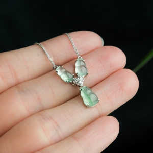 18K冰种浅绿翡翠福禄项链