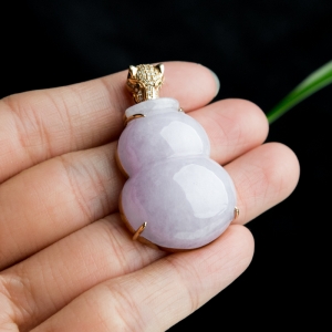 18K糯冰种紫罗兰翡翠福禄吊坠