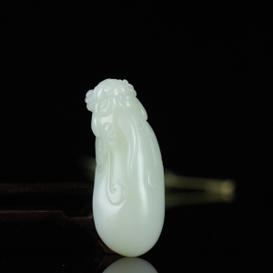 籽料和田白玉貔貅吊坠