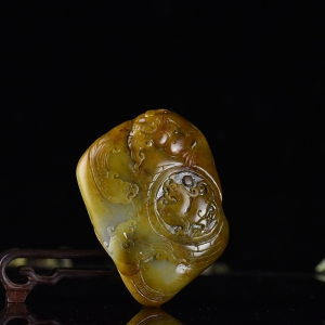 籽料和田玉黄沁龙凤呈祥手把件