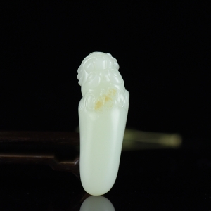 籽料和田白玉貔貅吊坠