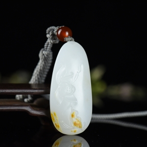 山流水料和田羊脂白玉荷花吊坠