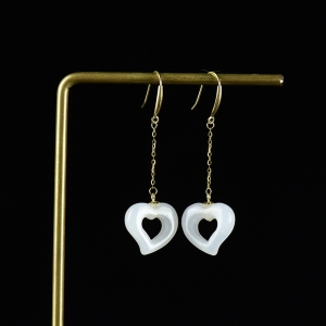 18K山料和田白玉爱心耳坠