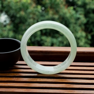 54mm糯冰种浅绿翡翠平安镯