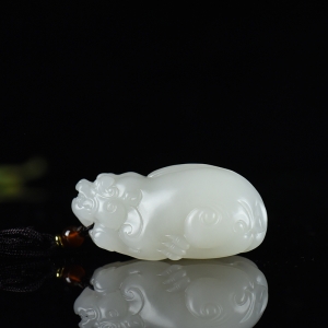 山流水料和田白玉貔貅吊坠