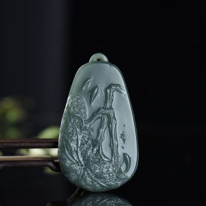 山料和田青玉荷趣吊坠