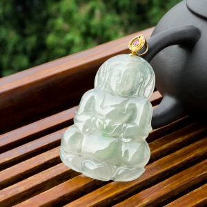 18K糯冰种翡翠观音吊坠