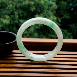 57.5mm糯冰种飘翠翡翠平安镯