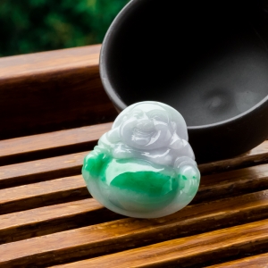 糯种春带彩翡翠弥勒佛吊坠