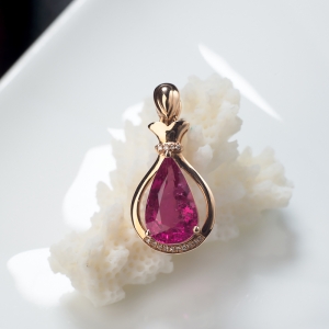 18K玫红碧玺水滴吊坠