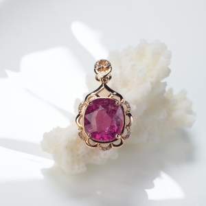 18K玫红碧玺吊坠