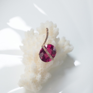 18K玫红碧玺吊坠