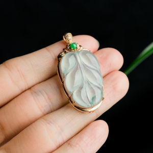 18K冰种翡翠金枝玉叶吊坠