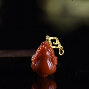 18K柿子红南红财源滚滚吊坠