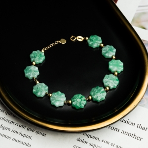 18K糯冰种翠绿翡翠手链