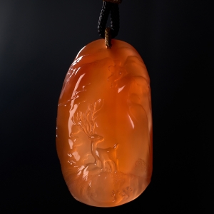 冰红南红林深时见鹿吊坠