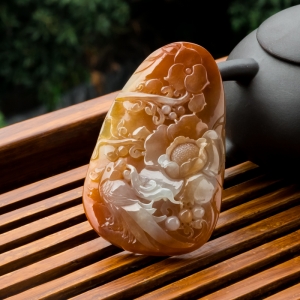 糯冰种红翡翡翠鸟语花香吊坠