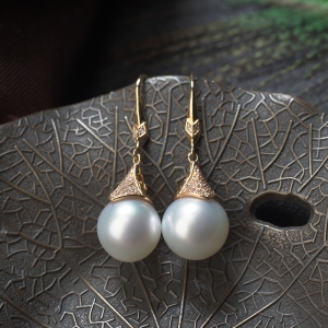 18K海水白色珍珠耳坠